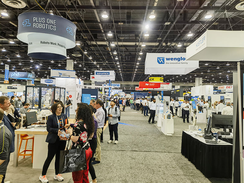 2023年5月28月肖總在美國(guó)底特律參觀，全球最大的自動(dòng)化設(shè)備展覽！